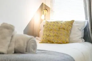 Rock Terrace Accommodation - TV in Every Bedroom! - Morriston