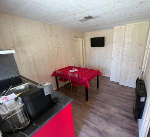 Bungalow Miralago in Camping Cavresc, Via dal Cavresc 1, 7746 Le Prese-Poschiavo
