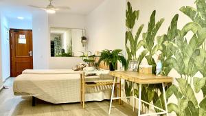 ENJOY A SUNNY APARTMENT WITH POOL NEXT TO THE SEA