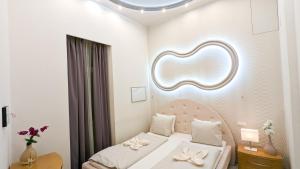 Prime Downtown Budapest Luxury Condo, Private Spa, Home Cinema, Patio