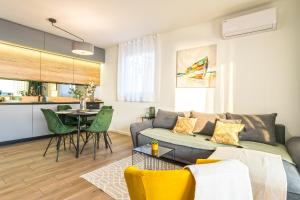 Blue waves, beachfront modern apartment