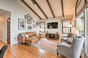 Dreamy Lake Norman Cottage w Panoramic Lake Views