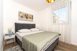 Blue waves, beachfront modern apartment