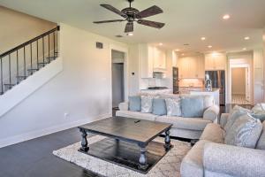 Spacious Texas Getaway with Fire Pit and Pond!