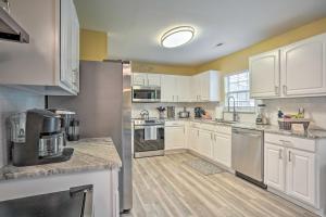 Summerville Family Home about 20 Mi to Charleston