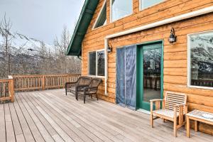 Alaskan Mountain Gem with Private Hot Tub and Gym!