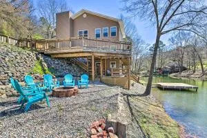 Home on Lake Catherine with Dock and Fire Pit - Malvern