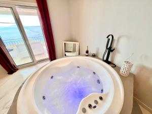 Nissaki Apartments and Vasilis House