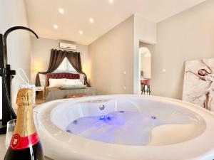 Nissaki Apartments and Vasilis House