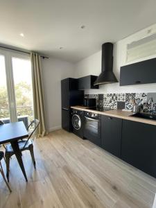 Ajaccio Magnifique T2 45m2 neuf 5 personnes Clim wifi stationnement gratuit centre ville plage à 300m