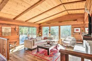 Groveland Cabin with Outdoor Perks and Game Room - La Grange