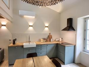 Maison Luxe 4 chambres - Patio - Climatisation - 10 minutes à pied du Pont dAvignon