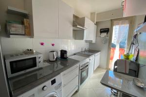 2 rooms facing south 300m from the Croisette LIVE IN LE BOSQUET