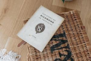 SWALEDALE, OLD SCHOOL ROOMS - Luxury Apartment in Richmond, North Yorkshire