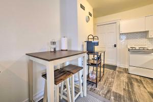 Cozy Sault St Marie Apartment - Walk to River
