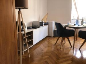 Polias small studio ( near amphitheater)