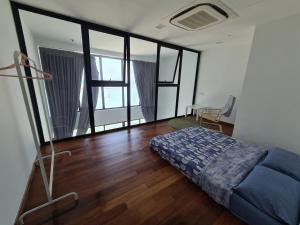 Sunrise Gurney Premium Executive CitySeafront suite - Penang
