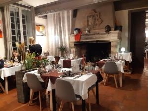 B&B / Chambres d'hotes Logis Domaine de Peyrolade : photos des chambres