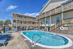 Chic Gulf Shores Condo with Pool and Beach Access