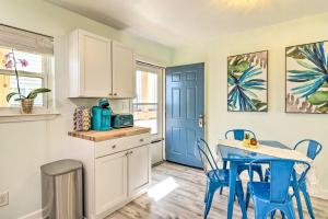 Chic Gulf Shores Condo with Pool and Beach Access