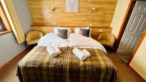 Superior Double or Twin Room with Mountain View room in Aultguish Inn