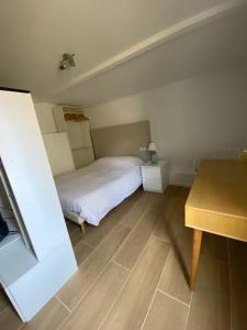 Hotels Hotel Raphael Prado : Studio Triple Standard