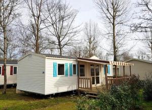 Maisons de vacances Bungalow de 3 chambres avec piscine partagee et jardin amenage a Onzain B : photos des chambres