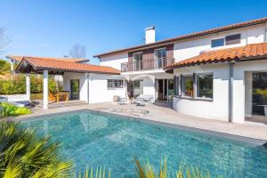 Easy Clés- Lovely Villa 10p with Heated Pool
