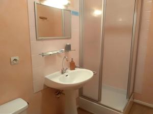 Hotels Logis Le Relais de Thezillieu : photos des chambres