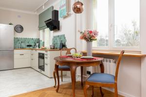 Apartment Warsaw Wiktorska by Renters