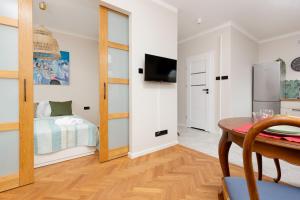 Apartment Warsaw Wiktorska by Renters