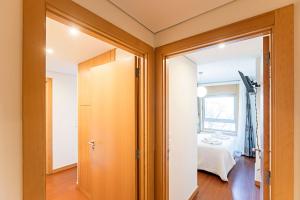 2BR Flat by Metro w Free Parking by LovelyStay