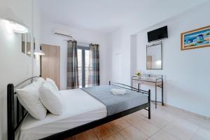 Double or Twin Room room in Marousi Rooms