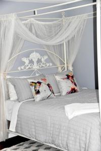 Seabank House Bed and Breakfast Hummingbird