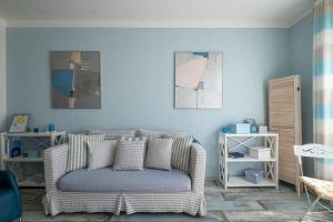 Lovely 1 BDRM Apt Central Colorful Cozy Gem