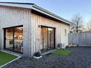 Maisons de vacances Maison d'une chambre avec jardin clos a Ares : photos des chambres