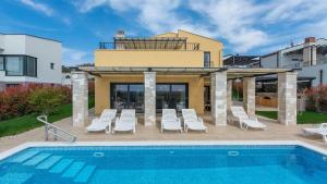 Villa Andreas Matelići with Beautiful Sea View
