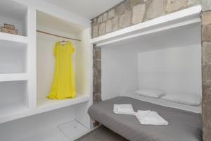 Almera Sea View Boat House