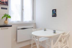 Travel Homes - Grand Rue, Petite Venise - Compact & Cosy - Lit mural