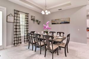 St Pete Escape with Patio and Yard 6 Mi to Beach