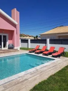 Family Villa Pool & Beach - Barriga