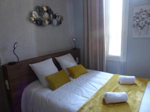 Hotels Hotel Le Rochegude : photos des chambres