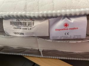 Zimmer mit Queensize-Bett und Balkon