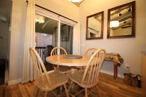 Mammoth Estates Condo - Free Parking & Pet Friendly