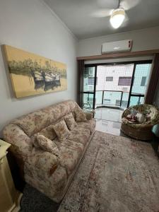 Apartamento no Guarujá Enseada a beira mar, ótima localidade e com ar condicionado