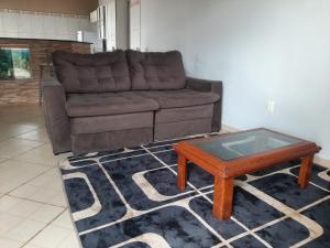 Casa agradável com área externa e piscina