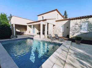 Villas MAGNIFIQUE VILLA CONTEMPORAINE avec PISCINE : photos des chambres