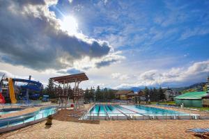 Apartmán Štúdio Lux s terasou Harmony v Thermal Parku Bešeňová s výhľadom na bazény