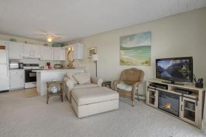 Beachcrest 17 condo