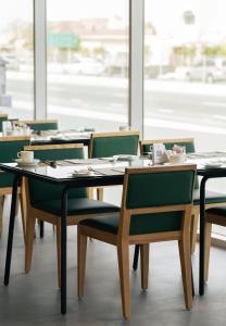 Al Khoory Courtyard Hotel